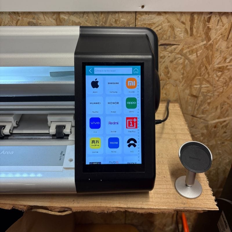 Écran machine découpe à hydrogel, proposition de découpe pour de nombreuses marques de téléphone : apple, samsung, Xiaomi, Huawei, Honor, Oppo, Vivo, Redmi, One Plus, Realme, Techno, Sony, etc.